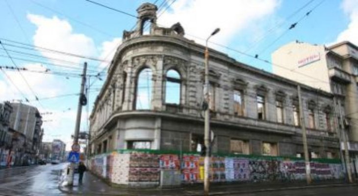 Cinematografele de stat şi grădinile de vară vor fi transferate la primării